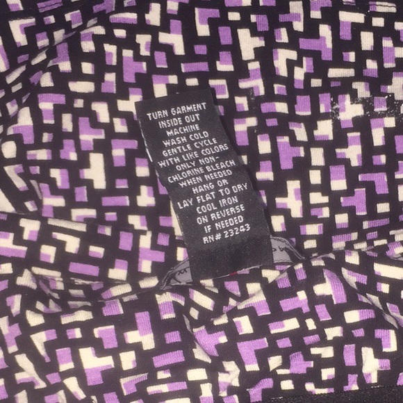 ❤️ NEW YORK&COMPANY Spaghetti Strap Top - Picture 5 of 5